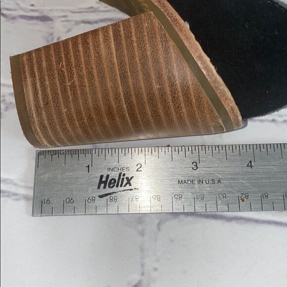 UGG Aja Suede Sandals  - Picture 4 of 6